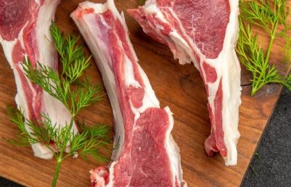 How to Identify Fresh Meat and Seafood: A Buyer’s Guide